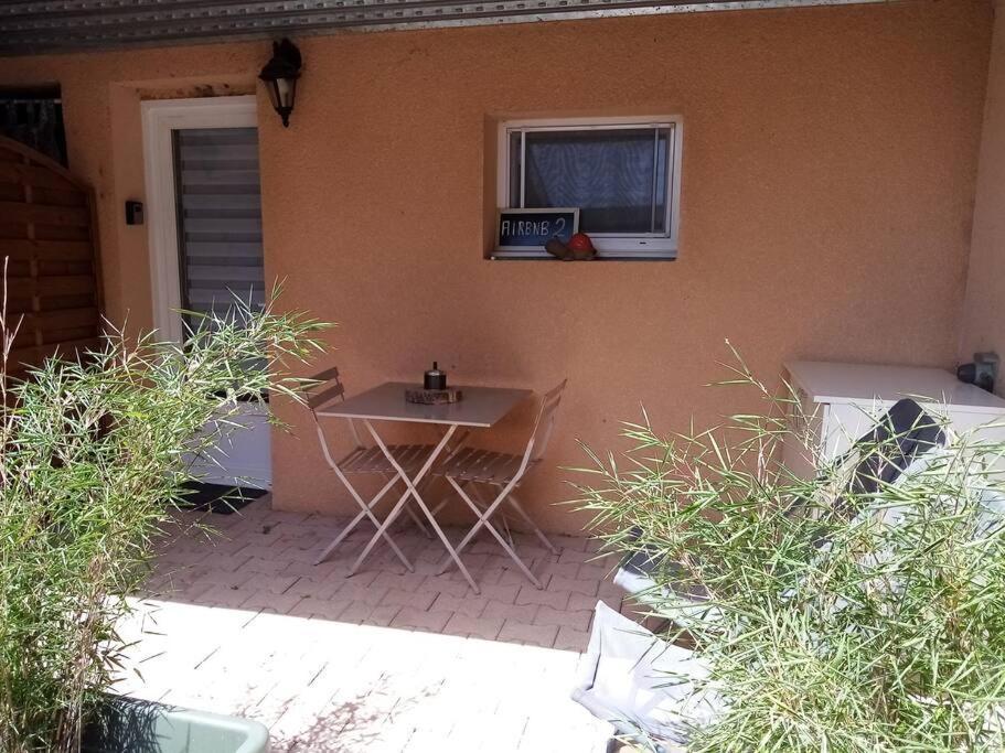 אובנה Studio Meuble Independant Tout Confort Classe 2** מראה חיצוני תמונה