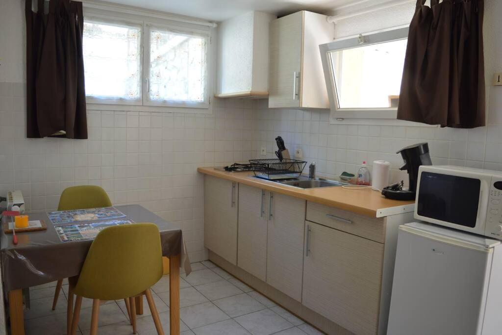 אובנה Studio Meuble Independant Tout Confort Classe 2** מראה חיצוני תמונה
